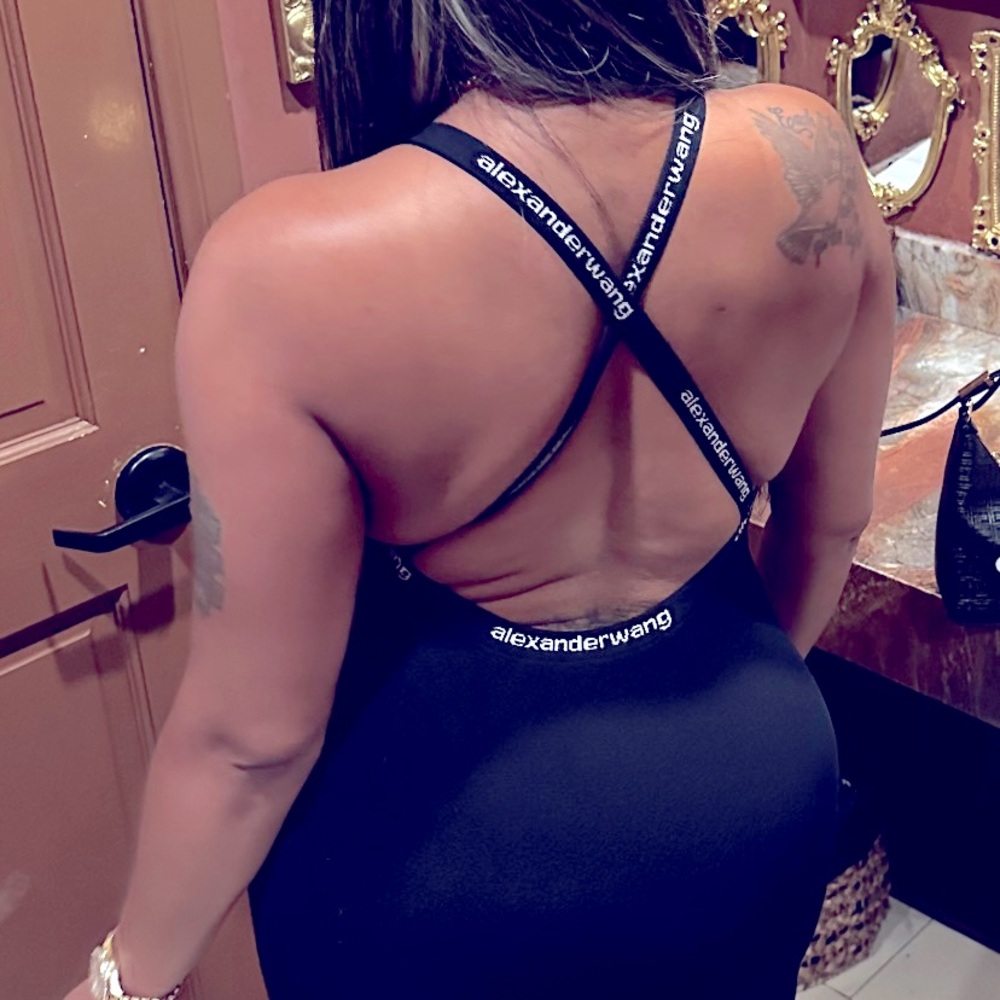 Very stretchy Alexander Wang dress wore once!! Size XS!!!